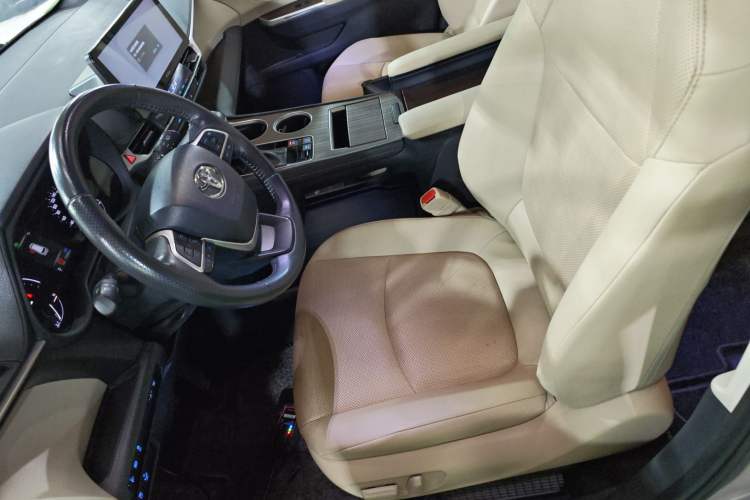 Used Toyota Sienna 2021 2.5L Hybrid Luxury Edition
