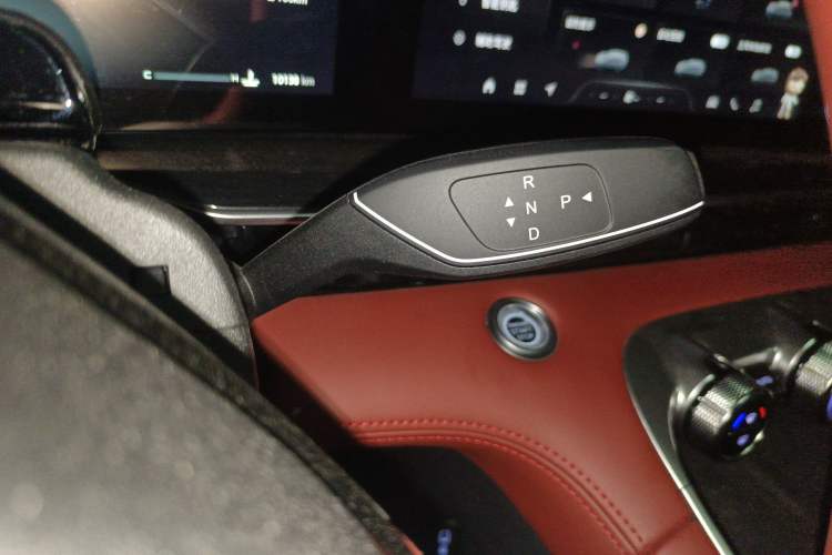 Used EXEED Stellar 2023 400T Two-Wheel Drive Comfort Flyfish Edition
