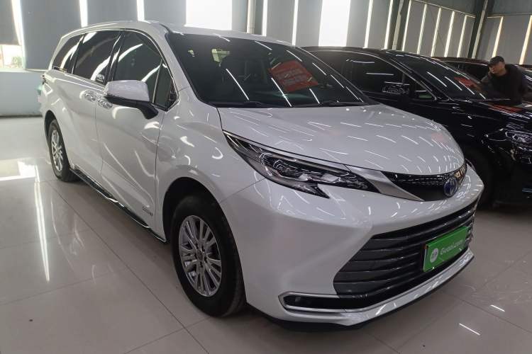 Used Toyota SIENNA 2021 2.5L Hybrid Premium Edition