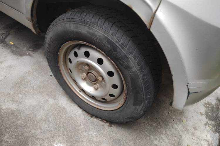 Used Wuling Rongguang 2011 1.2L Base Version
