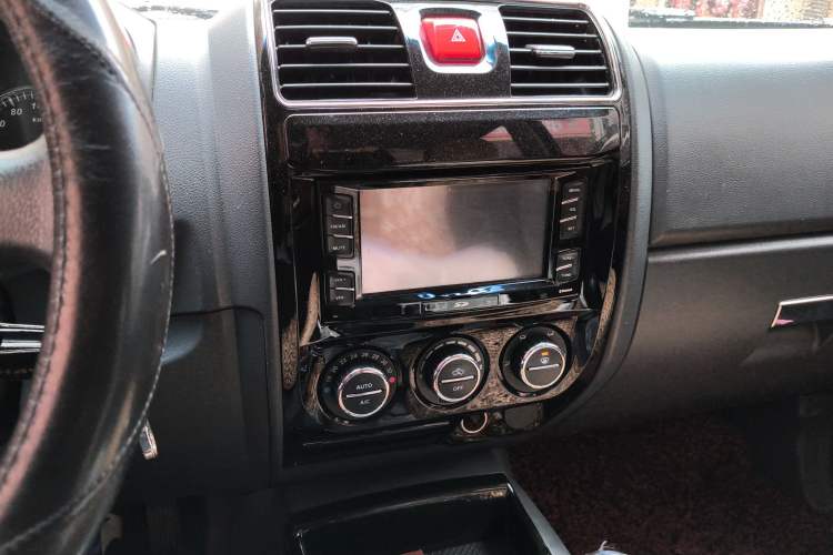 Used Great Wall Wingle 5 2013 2.0T European Version Two-Wheel Drive Elite Edition 6MT Big Double Cab GW4D20B
