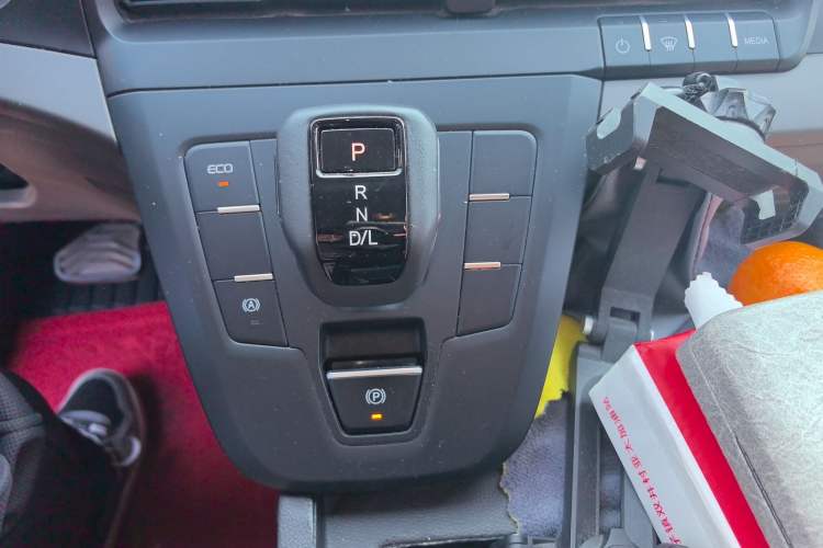 Used Ford Transit 2023 2.0T Gasoline Automatic Multi-Function Commercial Vehicle Mid-Drive Mid-Roof 5/6 Seats