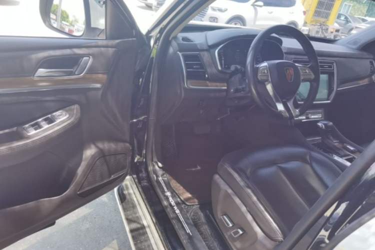 Used Roewe RX8 2019 30T Smart Connectivity Two-Wheel Drive Supreme Flagship Edition
