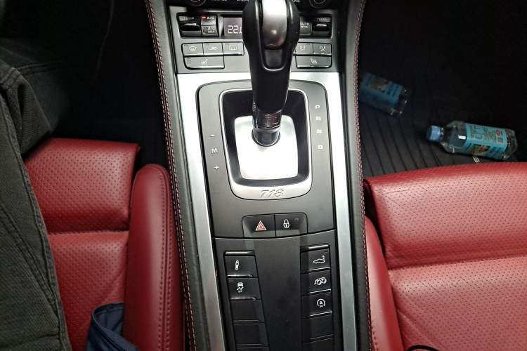 Used Porsche 718 2016 Cayman 2.0T
