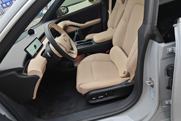 Used Nio ET5T 2023 75 kWh Touring Left Front Seat