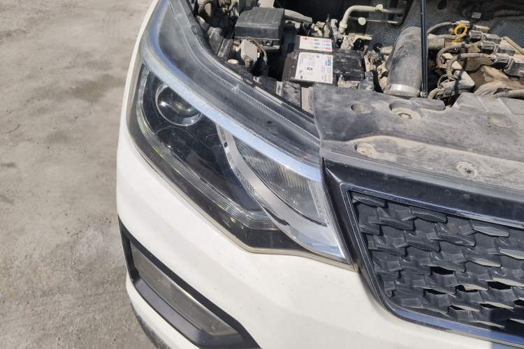 Used Oshan CX70 2017 Facelifted CX70T 1.5T Manual High-Performance Edition
