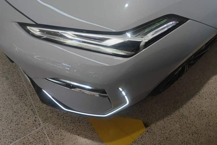 Used Geely Galaxy E8 2025 700 km Long-Range Intelligent Driving Version
