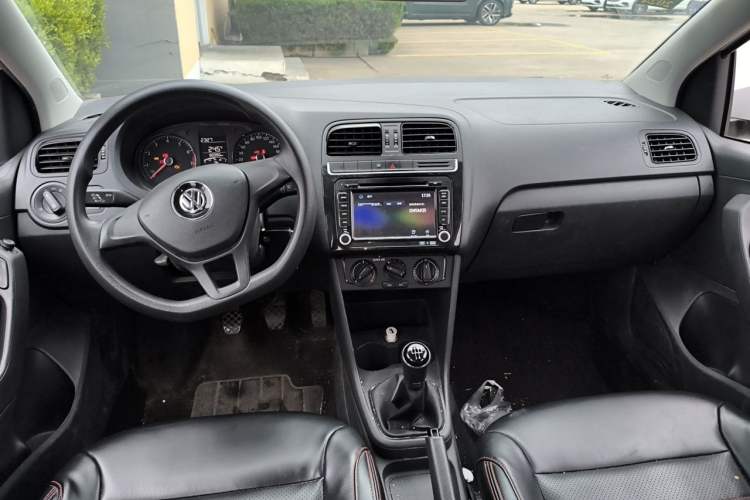 Used Volkswagen Polo 2016 1.4L Manual Fashion Model
