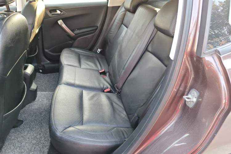 Used Peugeot 2008 2014 1.6L Automatic Fashion Edition
