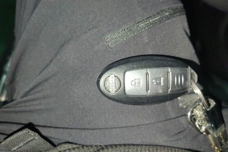 Used Nissan X-Trail 2015 2.0L CVT Comfort MAX Edition 2WD Vehicle Key