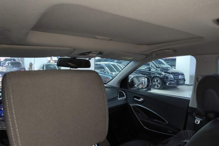 Used Hyundai Santa Fe 2013 2.4L Automatic 4x4 Comfort Edition