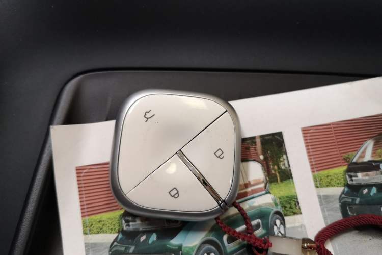 Used Baojun KiWi EV 2023 Smart Luxury Edition Lithium Iron Phosphate Interior 1