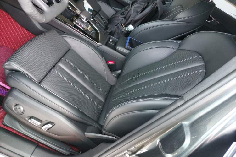 Used Audi A4L 2024 40 TFSI Luxury Dynamic Edition (Starry Night Version)
