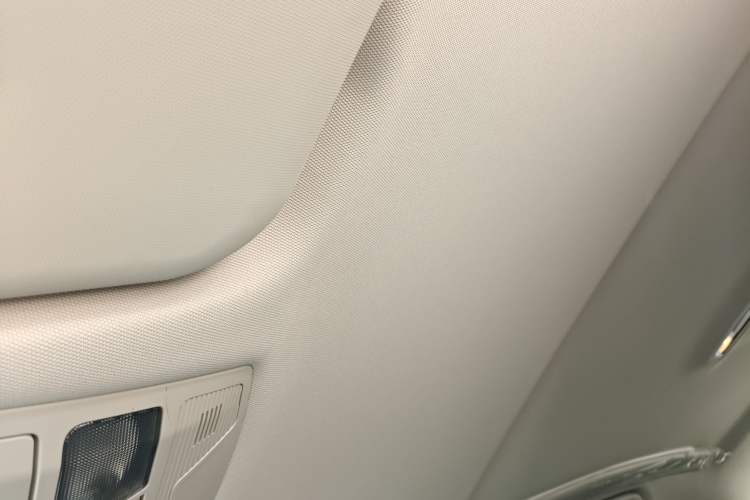 Used Hongqi E-QM5 2022 431 km Charge & Enjoy Edition Headliner