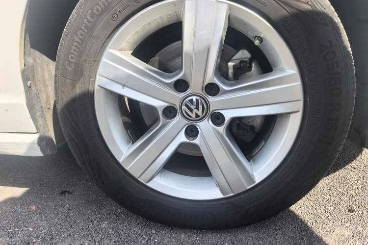 Used Volkswagen Lamando 2017 230TSI DSG Fashion Edition
