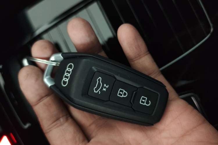 Used Audi Q6L e-tron 2026 First Launch Navigation Edition Interior 1