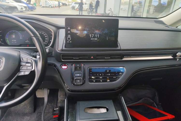 Used Honda Elysion 2022 2.0L eHEV Luxury Edition Audio And AC Panel