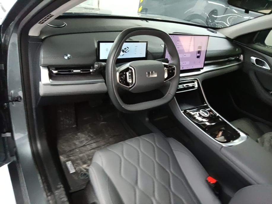 Geely Galaxy A7 2025 Model EM-i 70km Luxury Edition — снимка 12