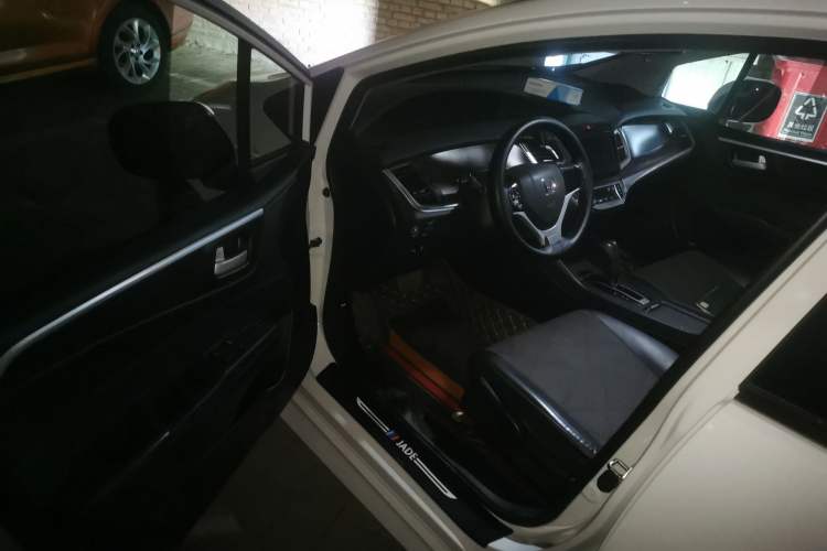 Used Honda Jade 2014 1.8L Automatic Comfort Elite Version 5 Seats
