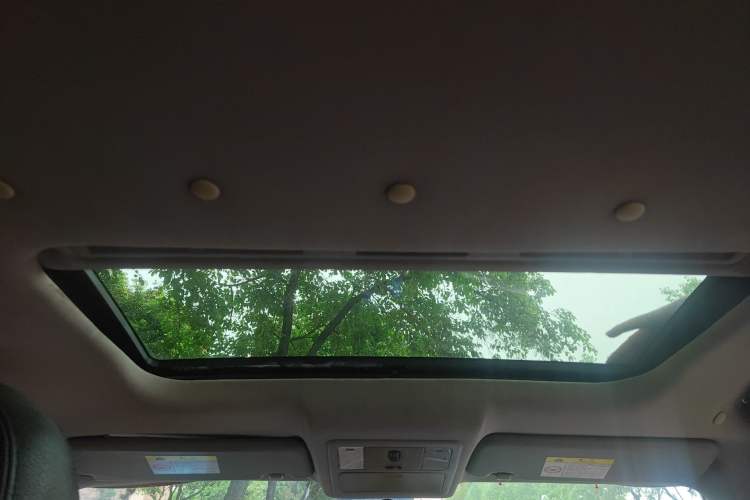 Used FORTHING Joyear S50 2014 1.6L CVT Luxury Model
