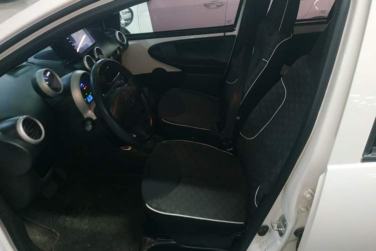 Used BYD F0 2015 1.0L AMT XuanKu Model Left Front Seat