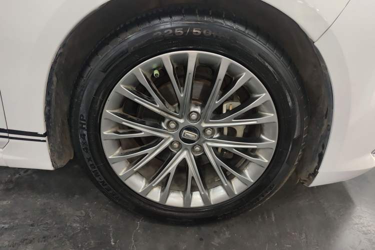 Used Bestune B70 2022 Third Generation 1.5T Automatic Enjoyment Version Right Front Wheel Hub