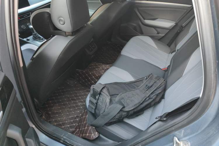 Used Volkswagen Lavida 2023 1.5L Automatic Starry Sky 5 Million Edition Left Rear Seat