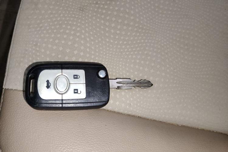 Used Buick Excelle 2013 1.5L Automatic Classic Model
