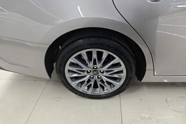 Used Toyota Avalon 2024 Dual-Motor 2.0L Luxury Edition
