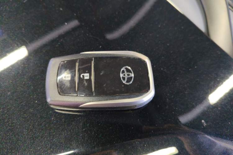 Used Toyota Highlander 2021 2.0T Four-Wheel Drive Luxury Edition 7 Seats Vehicle Key