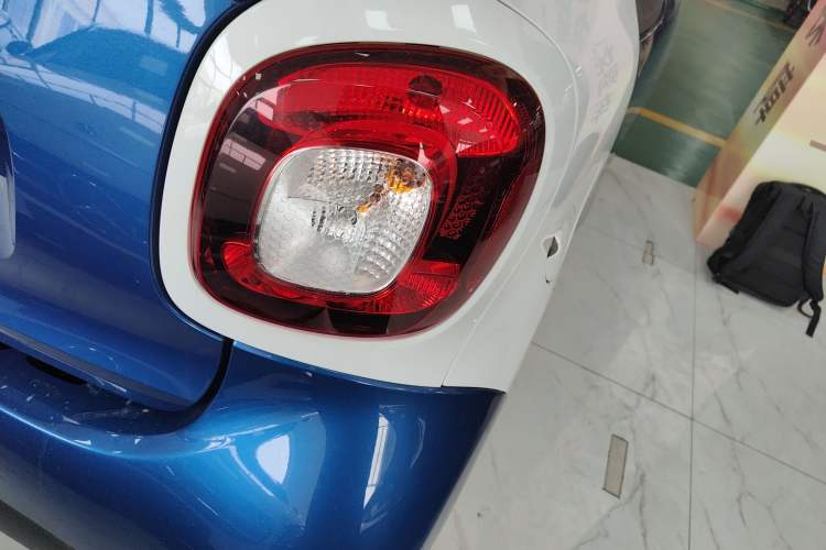 Used smart fortwo 2018 1.0L 52kW Hardtop Dynamic Version China V Right Rear Taillight