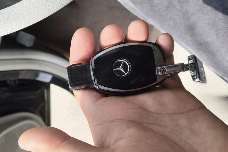 Used Mercedes-Benz E-Class 2013 E 260 L CGI Elegant Model
