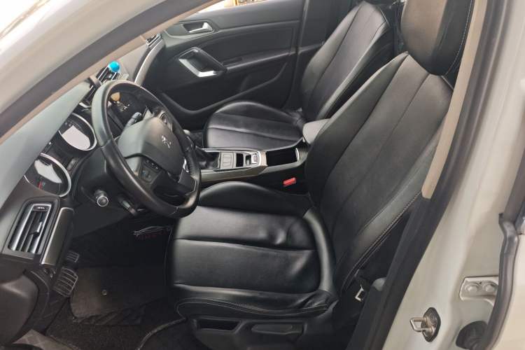 Used Peugeot 408 2018 350THP Automatic Luxury Edition Left Front Seat