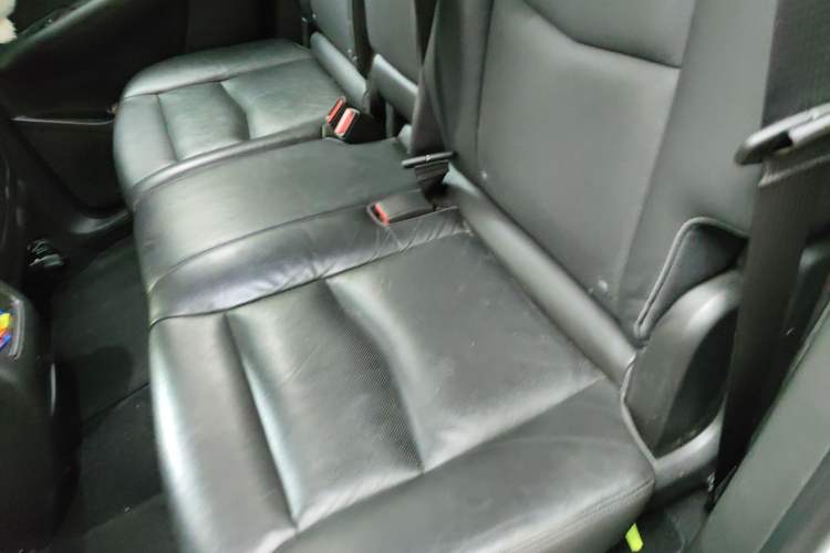 Used Cadillac XT5 2018 25T Luxury Model Left Rear Seat