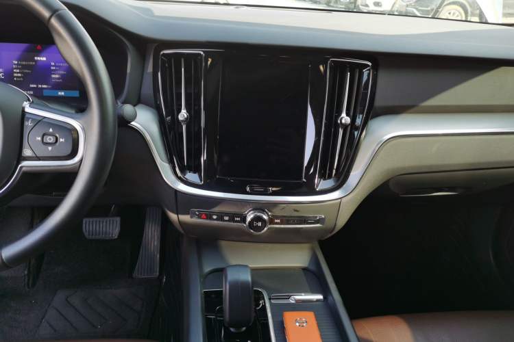 Used Volvo S60 2023 B4 Zhiyi Luxury Edition