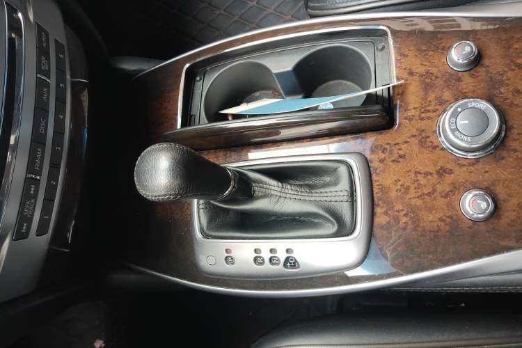 Used Infiniti JX 2013 JX35 Two-Wheel-Drive Excellence Edition
