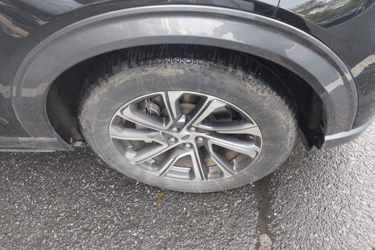 Used Ford Explorer 2023 EcoBoost 285 Four-Wheel Drive Stylish Plus Version 7 Seats
