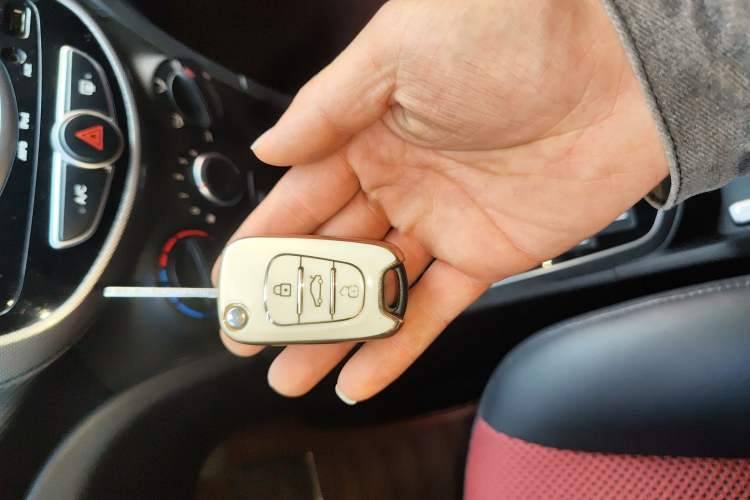 Used Hyundai Verna Ray 2014 1.4L Automatic GLX
