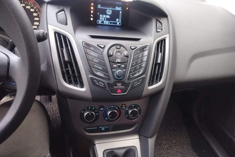 Used Ford Focus 2012 Hatchback 1.6L Manual Comfort Model