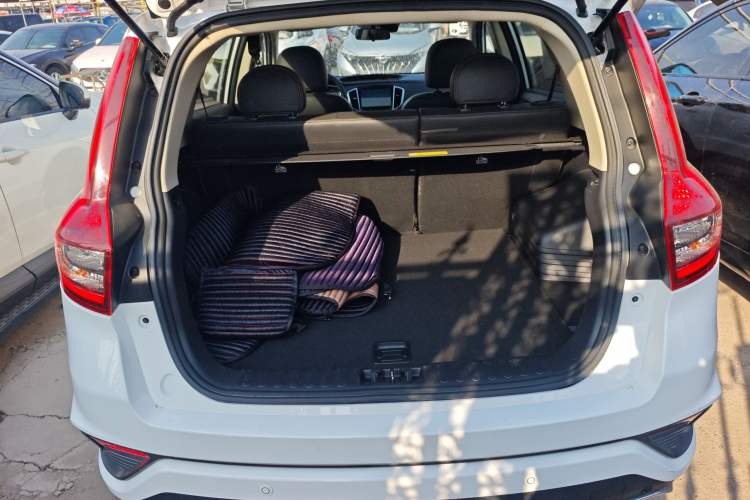 Used Geely Auto Vision X6 2019 1.4T CVT 4G Connected Luxury Version China VI Standard Trunk