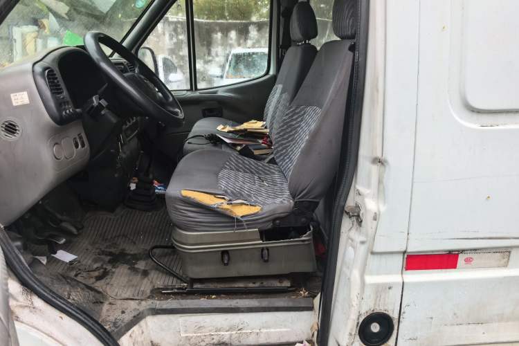 Used Ford Classic Transit 2013 2.8T Facelifted Diesel Van - Short Wheelbase Mid-Roof Model JX493ZLQ4
