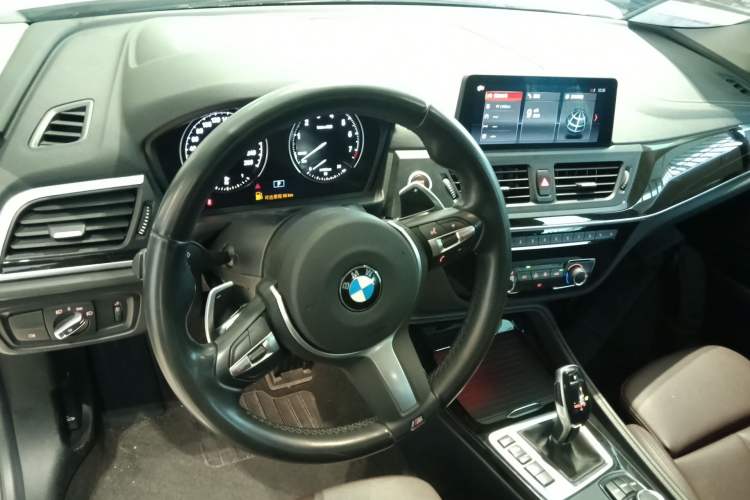 Used BMW 1 Series 2020 125i Leading Model M Sport Package Steering Wheel