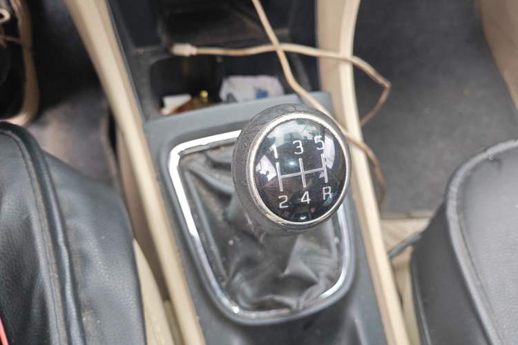 Used Suzuki Alivio 2015 1.6L Manual Comfort Model Gear Lever