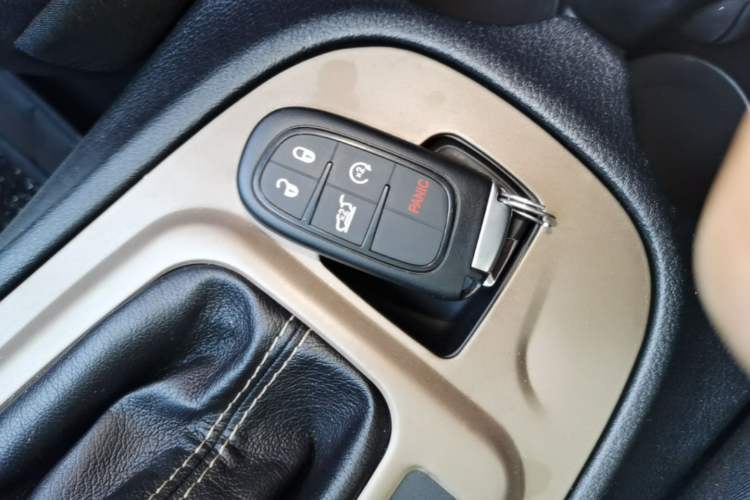 Used Jeep Cherokee 2016 2.4L Professional Smart Version Vehicle Key