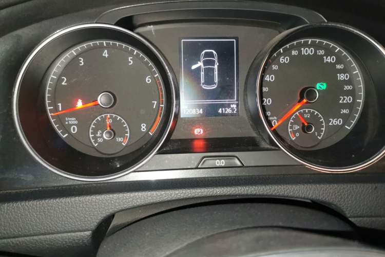 Used Volkswagen Golf 2018 230TSI Automatic Comfort Model Odometer Close Up