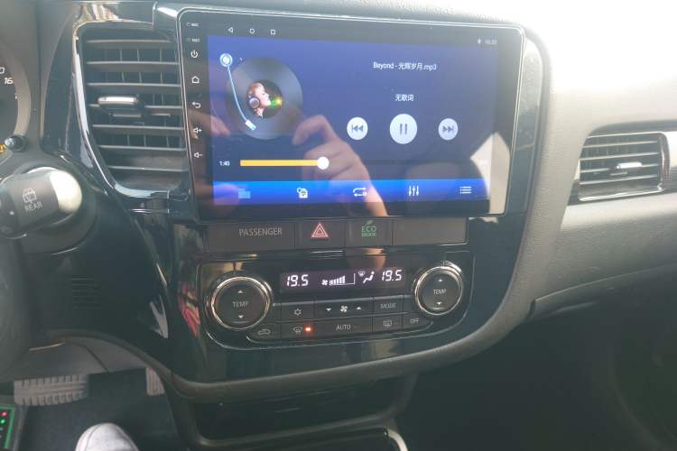 Used Mitsubishi Outlander 2019 2.0L Two-Wheel Drive Comfort Edition 5 Seats China V Standard Audio And AC Panel