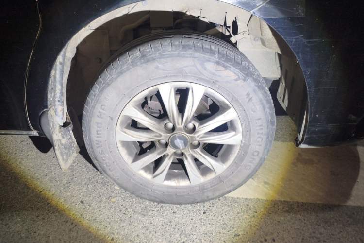 Used FORTHING Lingzhi 2022 Striving Version M5L 1.6L Luxury 7-Seater
