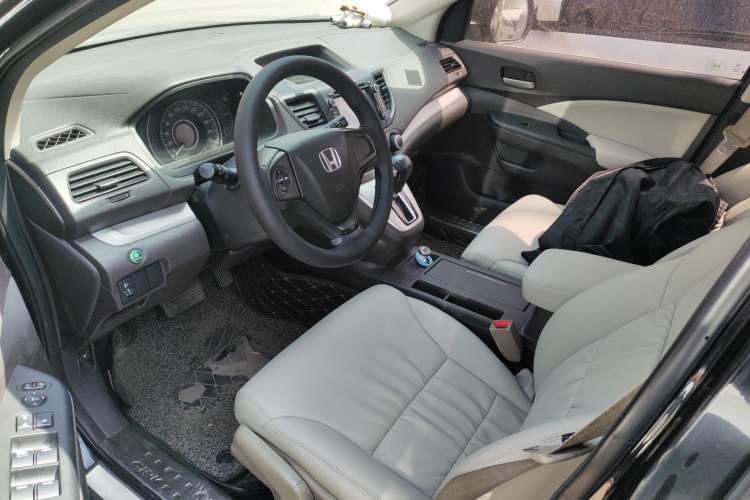 Used Honda CR-V 2012 2.0L two-wheel drive urban version Left Front Seat