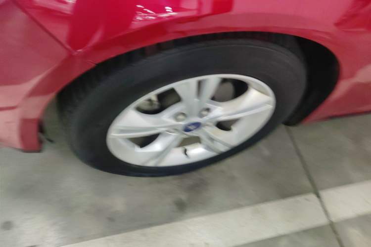 Used Ford Focus 2012 Sedan 1.6L Automatic Fashion Edition Exterior 4