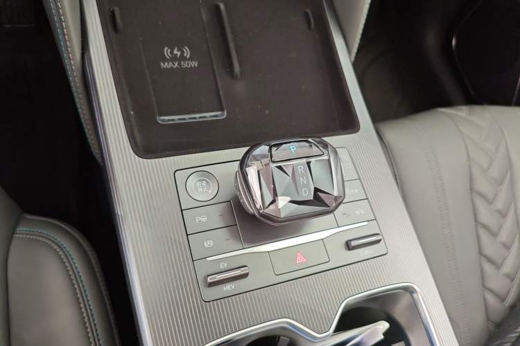Used BYD Song L DM-i 2025 Intelligent Driving Version 160 km Excellence Edition Gear Lever